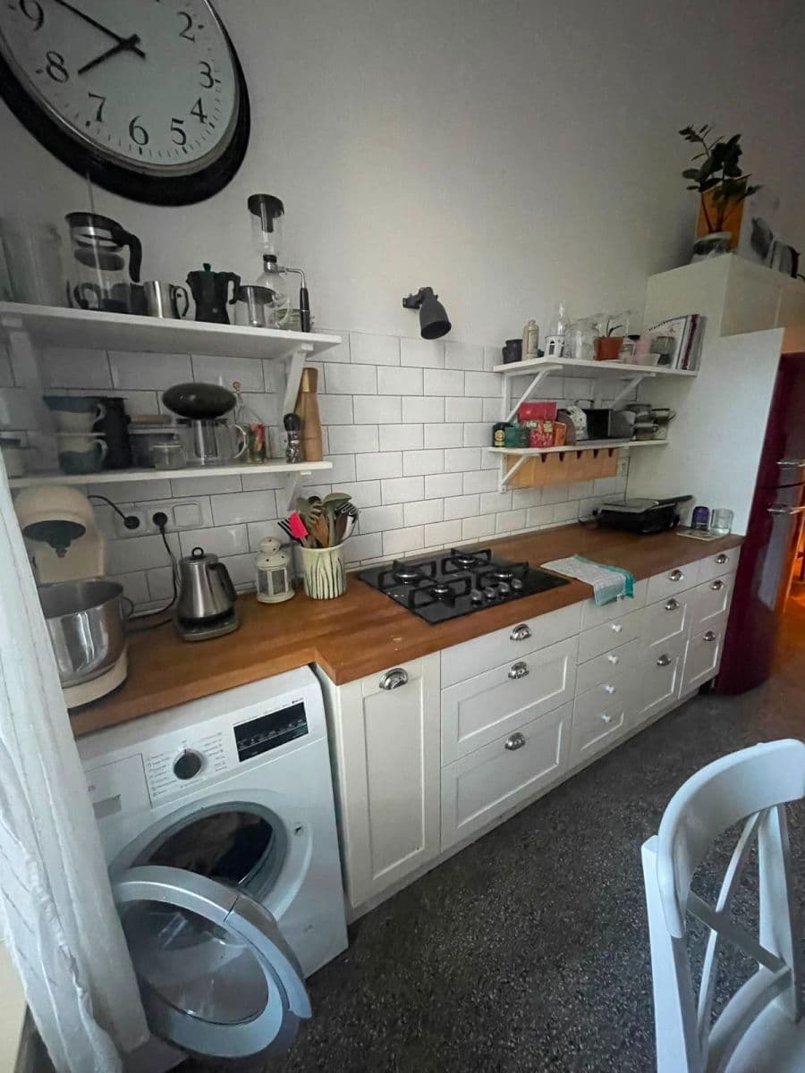Prenájom bytu 3-izbový 78 m², Viktora Huga, Praha, Praha Prenájom bytu 3-izbový 78 m², Viktora Huga, Praha, Praha