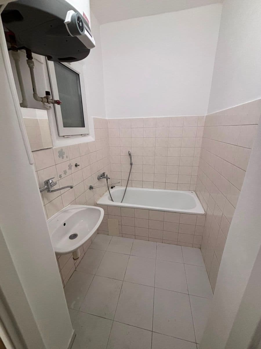 Prenájom bytu 2-izbový 60 m², Rostovská, Praha, Praha Prenájom bytu 2-izbový 60 m², Rostovská, Praha, Praha