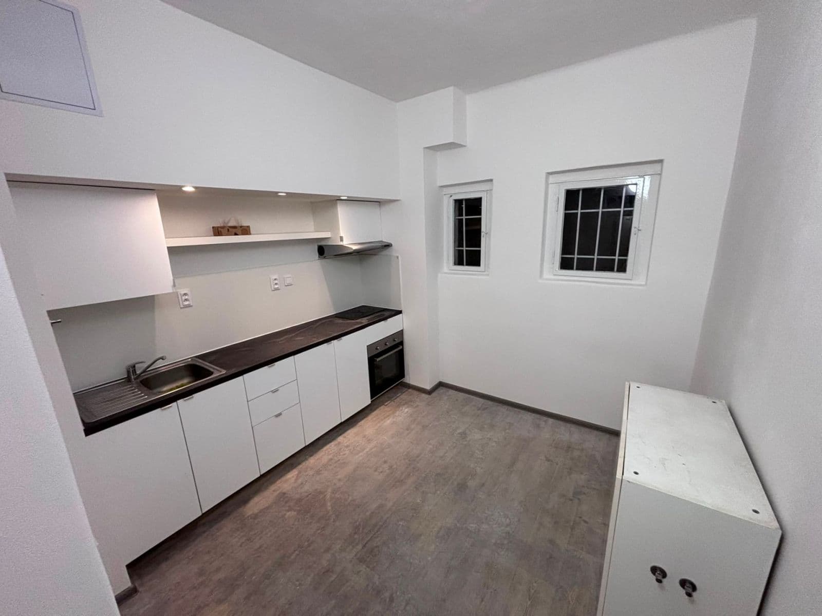 Prenájom bytu 2-izbový 60 m², Rostovská, Praha, Praha Prenájom bytu 2-izbový 60 m², Rostovská, Praha, Praha