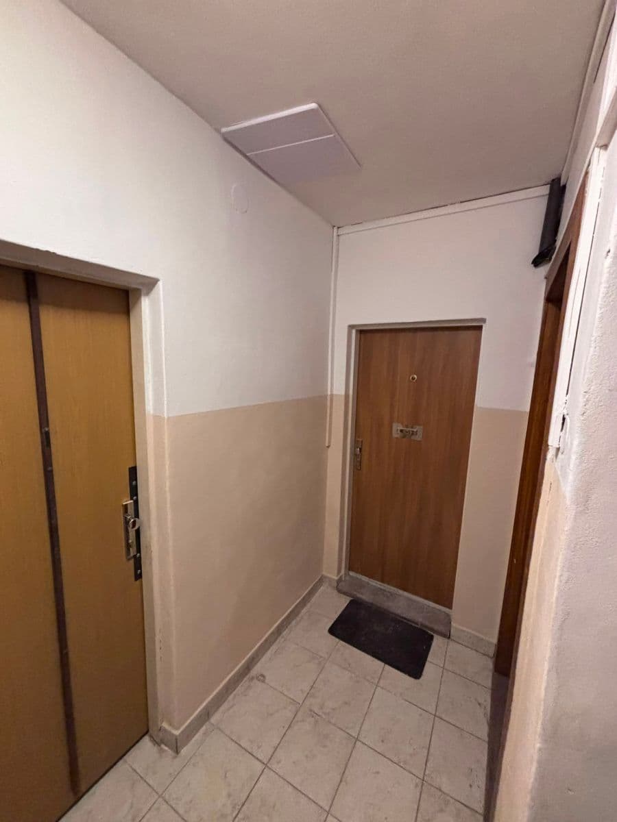 Prenájom bytu 2-izbový 60 m², Rostovská, Praha, Praha Prenájom bytu 2-izbový 60 m², Rostovská, Praha, Praha