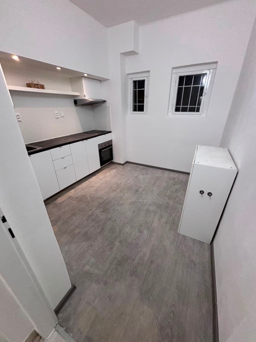 Prenájom bytu 2-izbový 60 m², Rostovská, Praha, Praha Prenájom bytu 2-izbový 60 m², Rostovská, Praha, Praha