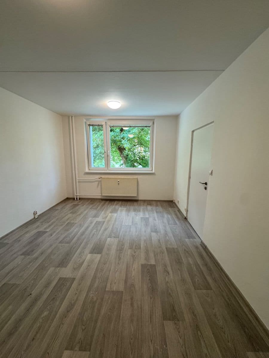 Prenájom bytu 3-izbový 75 m², Řezáčova, Brno, Jihomoravský kraj Prenájom bytu 3-izbový 75 m², Řezáčova, Brno, Jihomoravský kraj