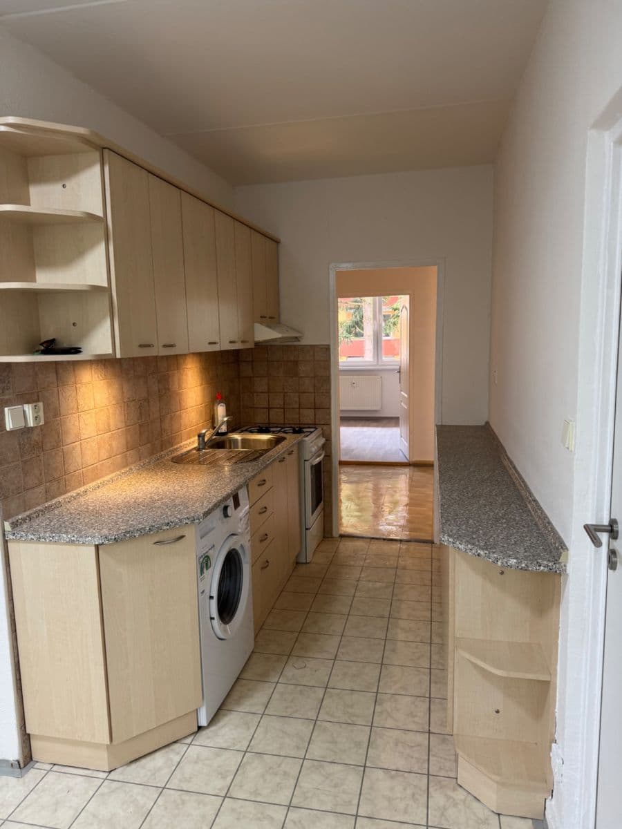Prenájom bytu 3-izbový 75 m², Řezáčova, Brno, Jihomoravský kraj Prenájom bytu 3-izbový 75 m², Řezáčova, Brno, Jihomoravský kraj