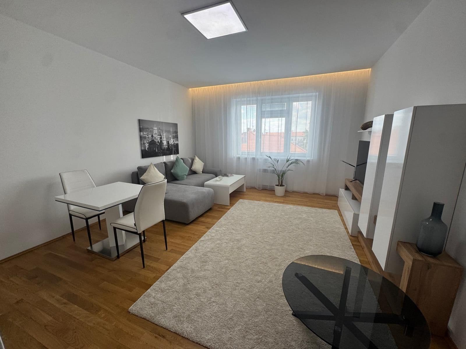 Prenájom bytu Garsoniéra 36 m², Parléřova, Praha, Praha Prenájom bytu Garsoniéra 36 m², Parléřova, Praha, Praha