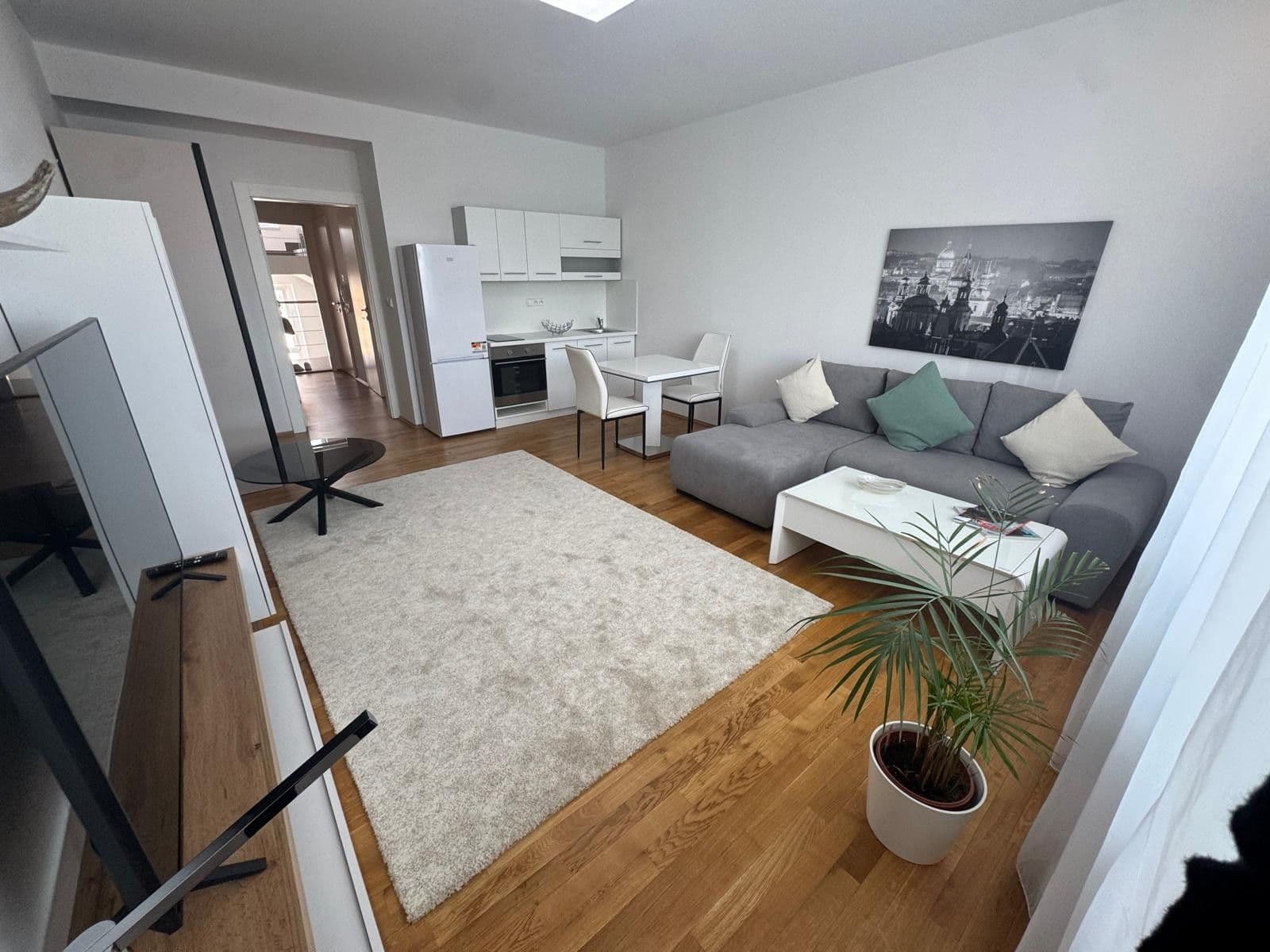Prenájom bytu Garsoniéra 36 m², Parléřova, Praha, Praha Prenájom bytu Garsoniéra 36 m², Parléřova, Praha, Praha