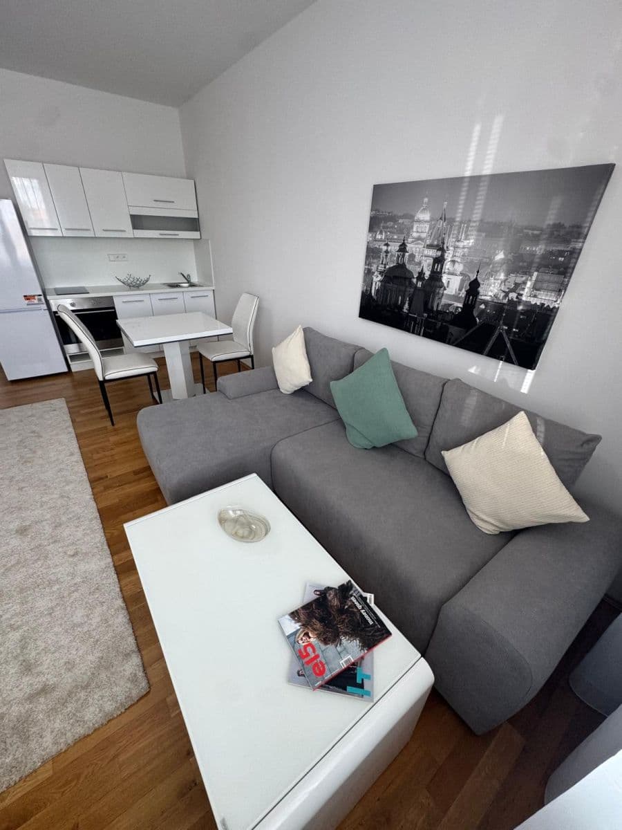 Prenájom bytu Garsoniéra 36 m², Parléřova, Praha, Praha Prenájom bytu Garsoniéra 36 m², Parléřova, Praha, Praha