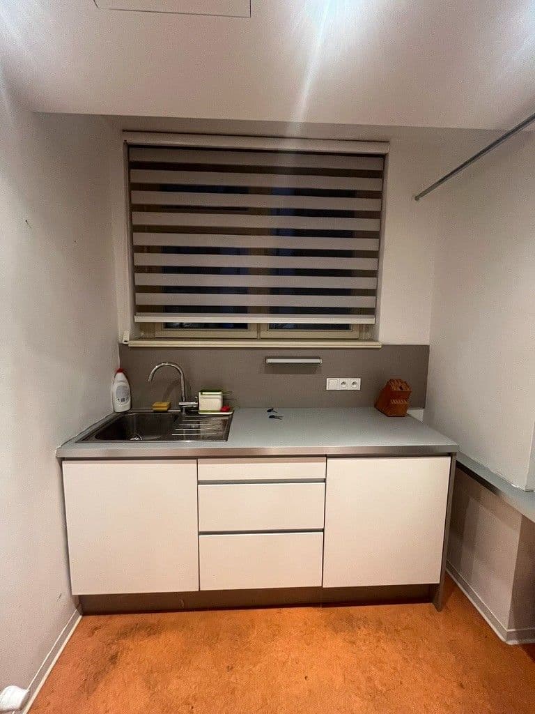 Prenájom nebytového priestoru 29 m², Milady Horákové, Praha, Praha Prenájom nebytového priestoru 29 m², Milady Horákové, Praha, Praha