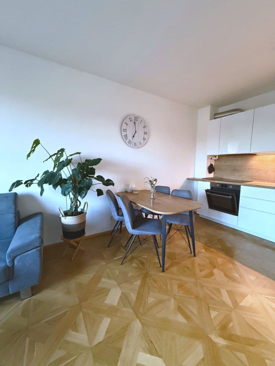 Prenájom bytu 2-izbový 54 m², Školní, Průhonice, Středočeský kraj Prenájom bytu 2-izbový 54 m², Školní, Průhonice, Středočeský kraj