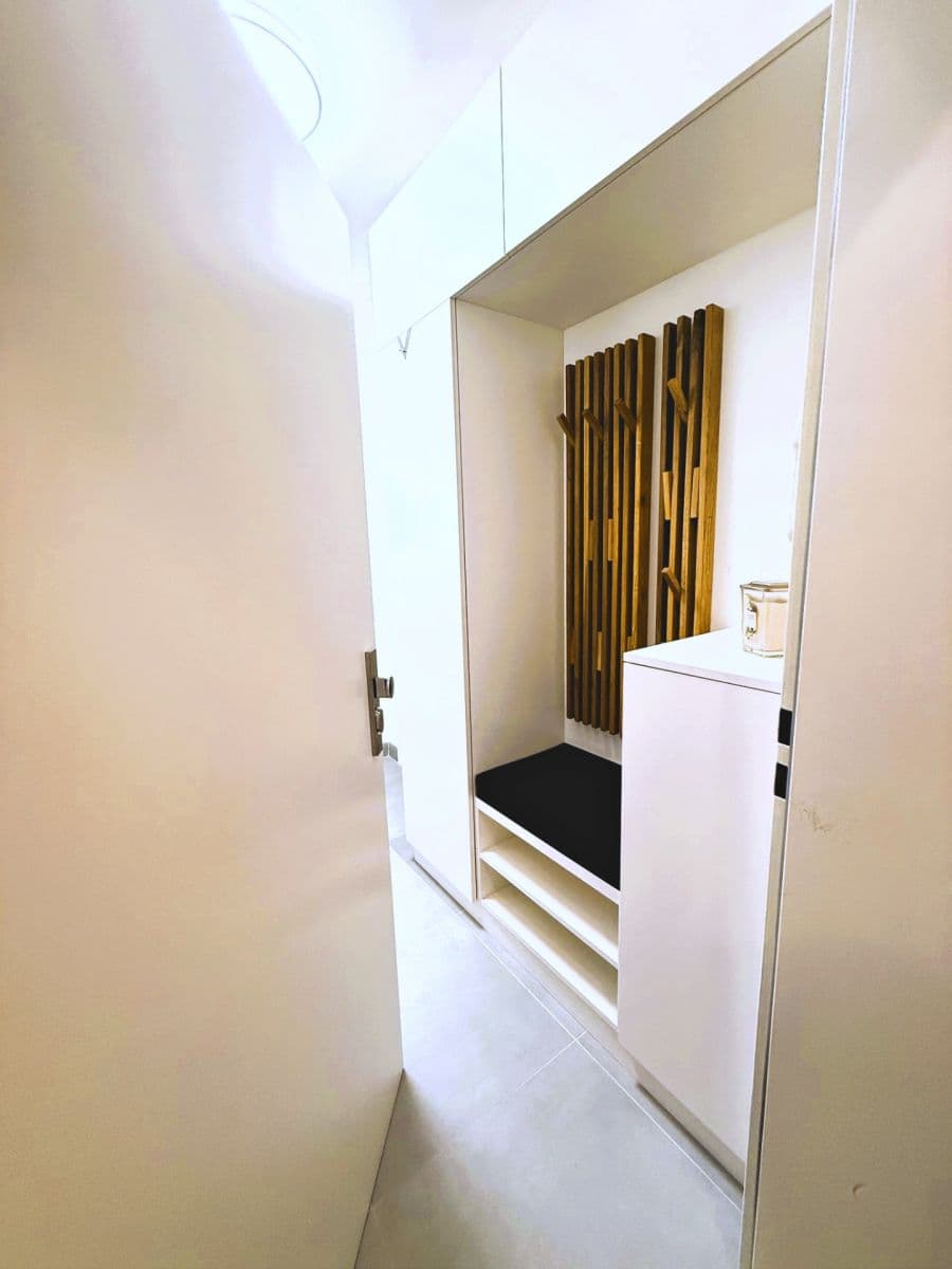 Prenájom bytu 2-izbový 54 m², Školní, Průhonice, Středočeský kraj Prenájom bytu 2-izbový 54 m², Školní, Průhonice, Středočeský kraj