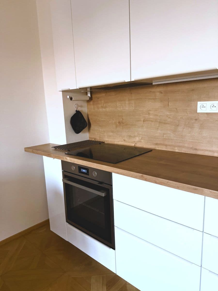 Prenájom bytu 2-izbový 54 m², Školní, Průhonice, Středočeský kraj Prenájom bytu 2-izbový 54 m², Školní, Průhonice, Středočeský kraj
