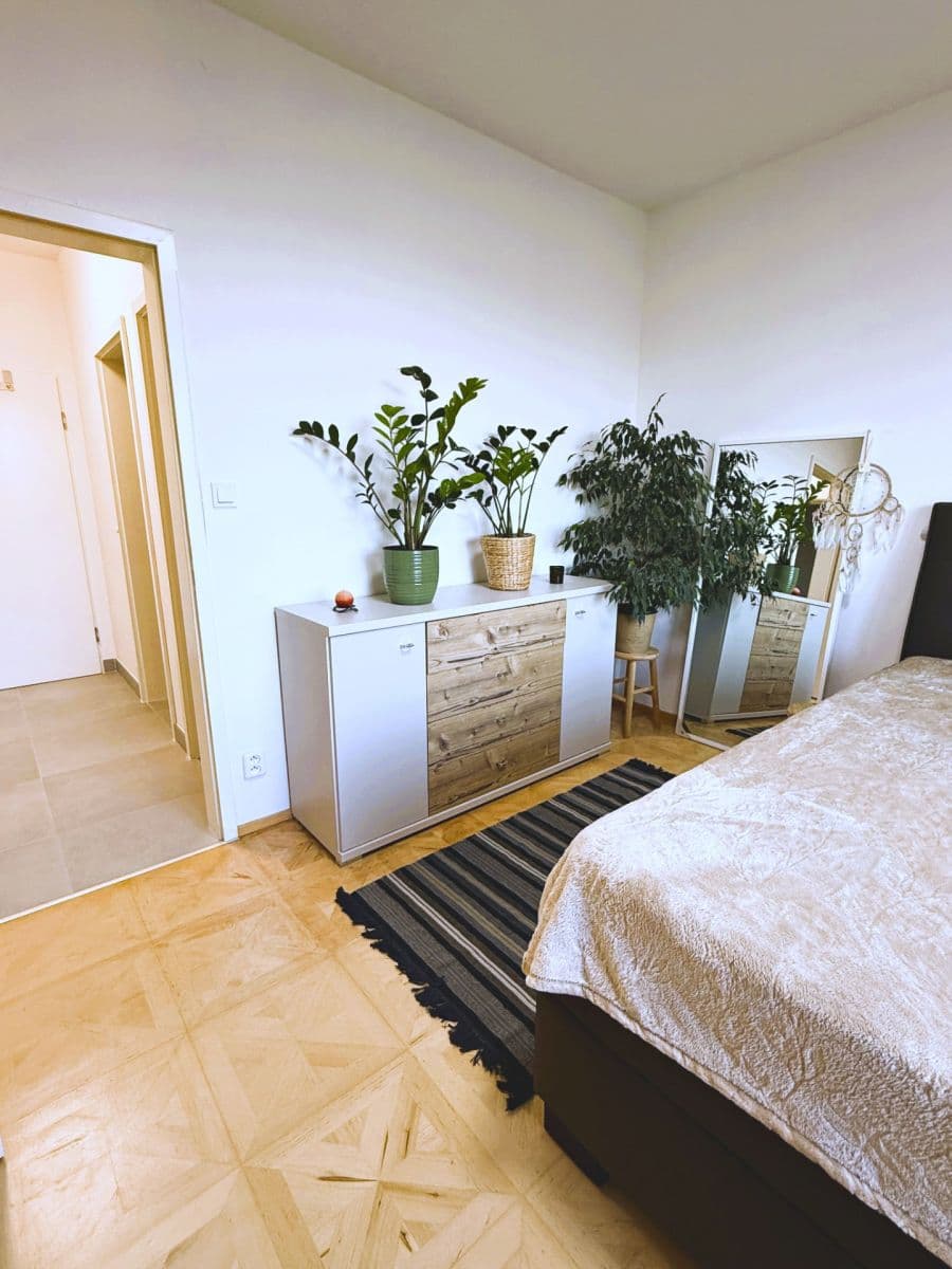 Prenájom bytu 2-izbový 54 m², Školní, Průhonice, Středočeský kraj Prenájom bytu 2-izbový 54 m², Školní, Průhonice, Středočeský kraj