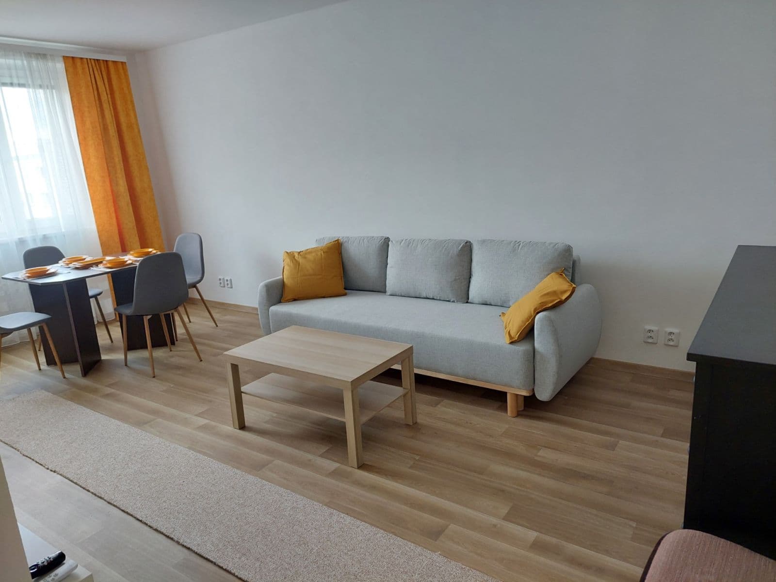 Prenájom bytu 3-izbový 77 m², Kryštofova, Praha, Praha Prenájom bytu 3-izbový 77 m², Kryštofova, Praha, Praha