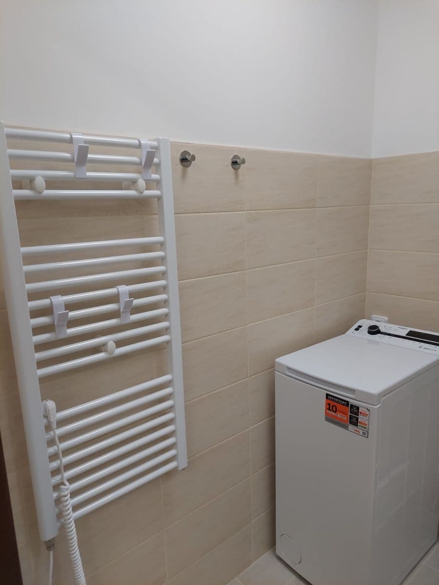 Prenájom bytu 3-izbový 77 m², Kryštofova, Praha, Praha Prenájom bytu 3-izbový 77 m², Kryštofova, Praha, Praha