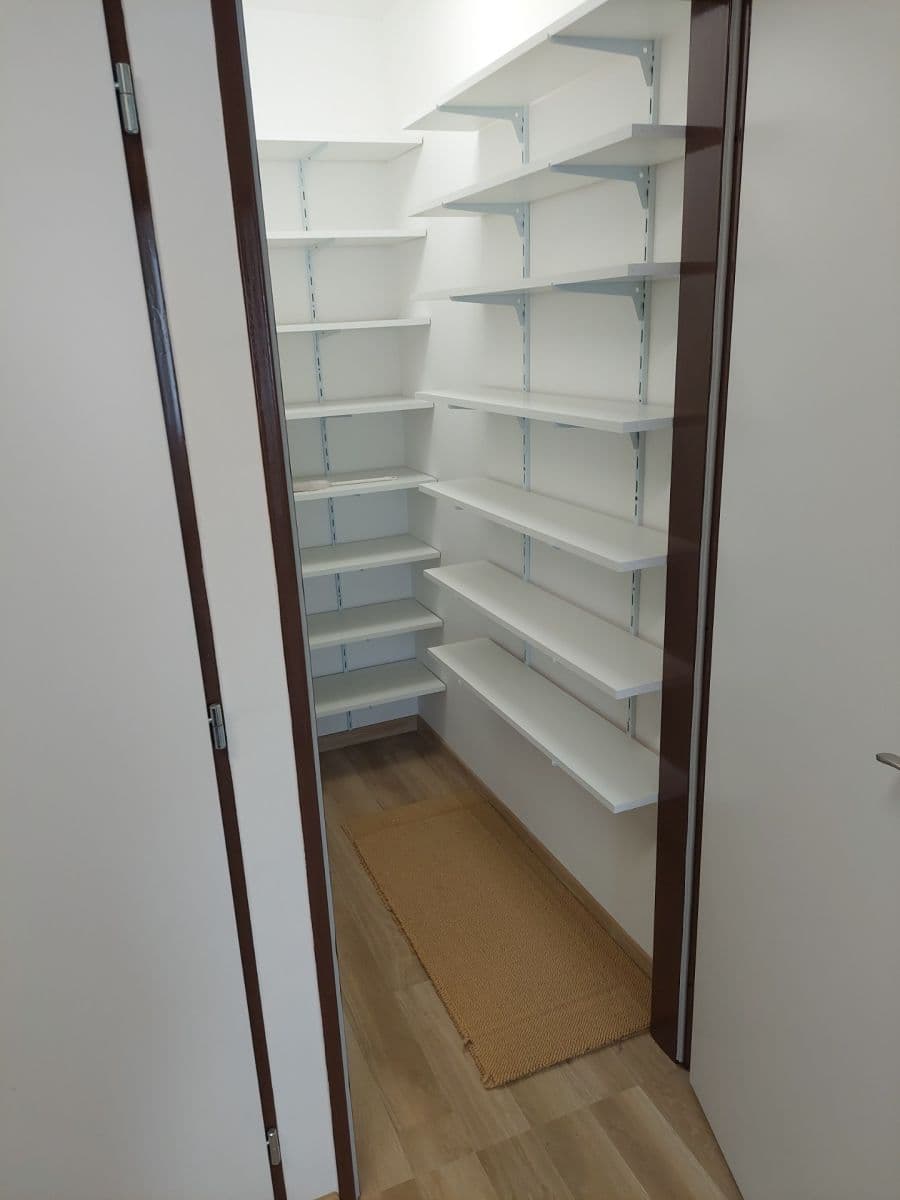 Prenájom bytu 3-izbový 77 m², Kryštofova, Praha, Praha Prenájom bytu 3-izbový 77 m², Kryštofova, Praha, Praha