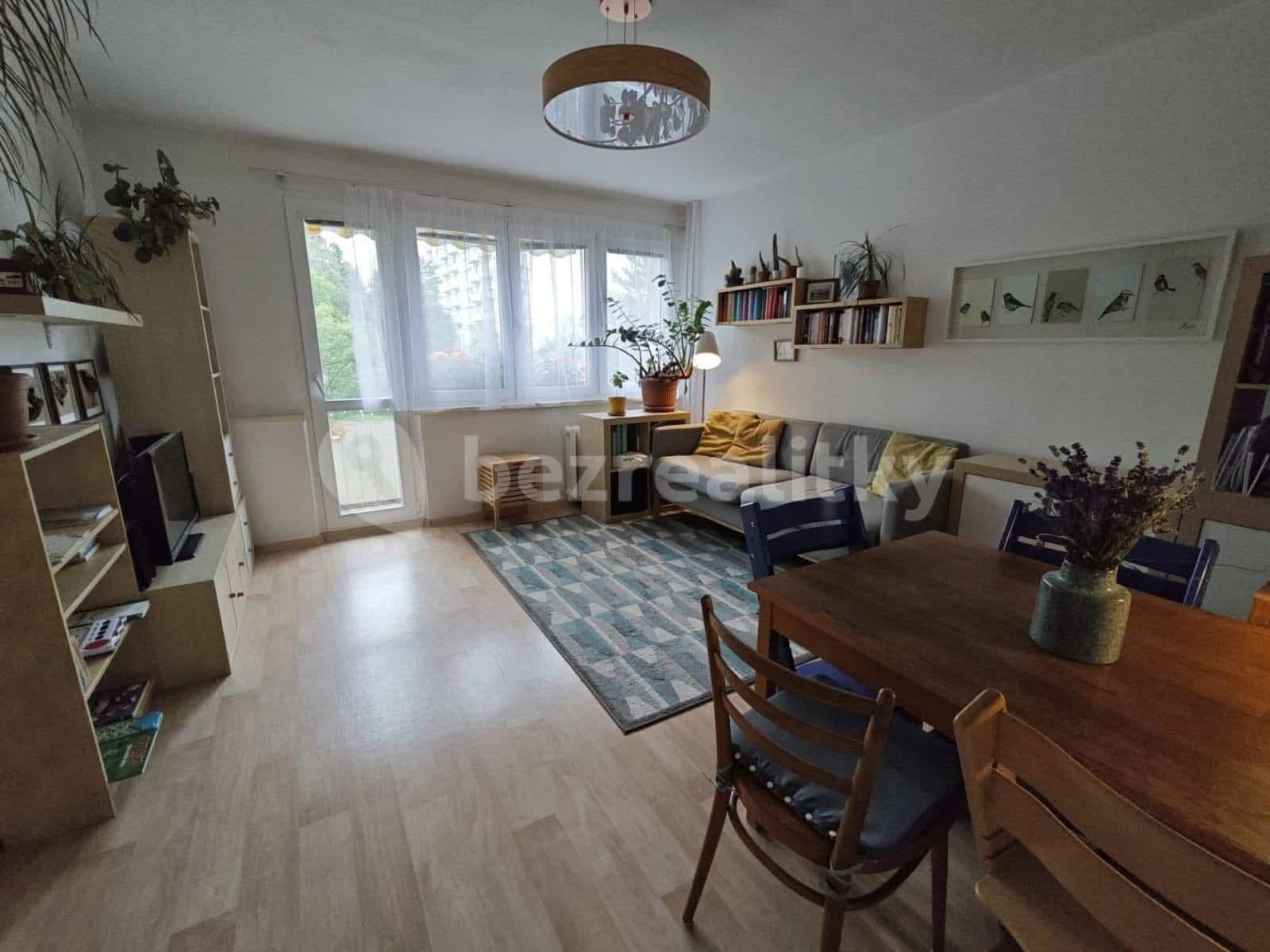 Prenájom bytu 3-izbový 54 m², Gagarinova, Hradec Králové, Královéhradecký kraj Prenájom bytu 3-izbový 54 m², Gagarinova, Hradec Králové, Královéhradecký kraj