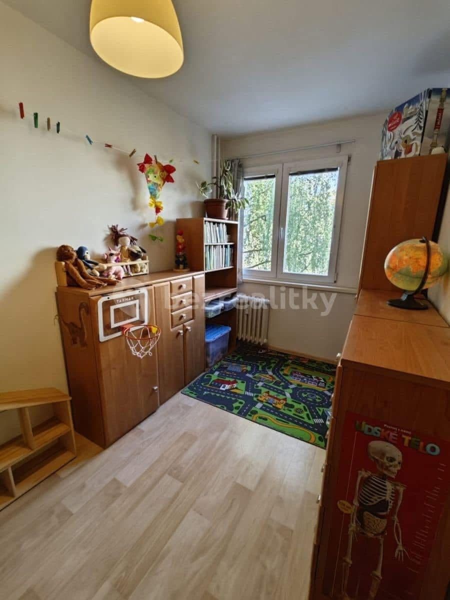 Prenájom bytu 3-izbový 54 m², Gagarinova, Hradec Králové, Královéhradecký kraj Prenájom bytu 3-izbový 54 m², Gagarinova, Hradec Králové, Královéhradecký kraj