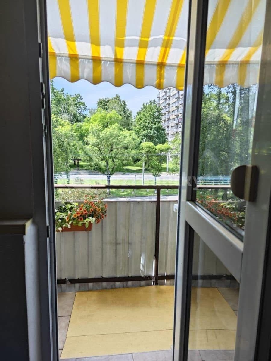 Prenájom bytu 3-izbový 54 m², Gagarinova, Hradec Králové, Královéhradecký kraj Prenájom bytu 3-izbový 54 m², Gagarinova, Hradec Králové, Královéhradecký kraj