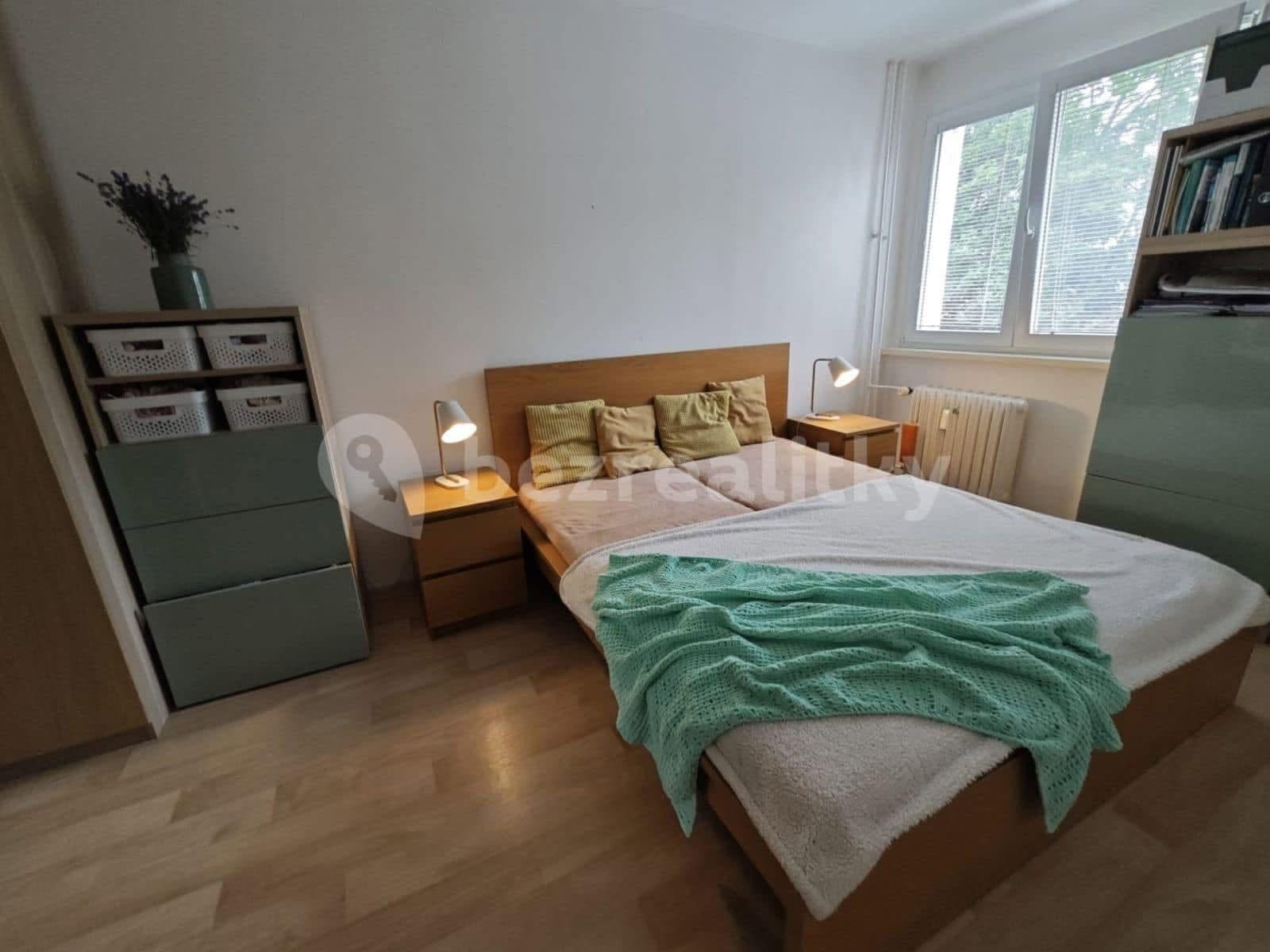Prenájom bytu 3-izbový 54 m², Gagarinova, Hradec Králové, Královéhradecký kraj Prenájom bytu 3-izbový 54 m², Gagarinova, Hradec Králové, Královéhradecký kraj