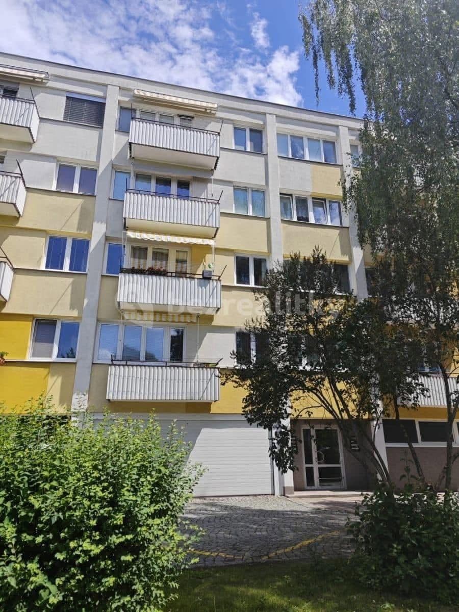 Prenájom bytu 3-izbový 54 m², Gagarinova, Hradec Králové, Královéhradecký kraj Prenájom bytu 3-izbový 54 m², Gagarinova, Hradec Králové, Královéhradecký kraj