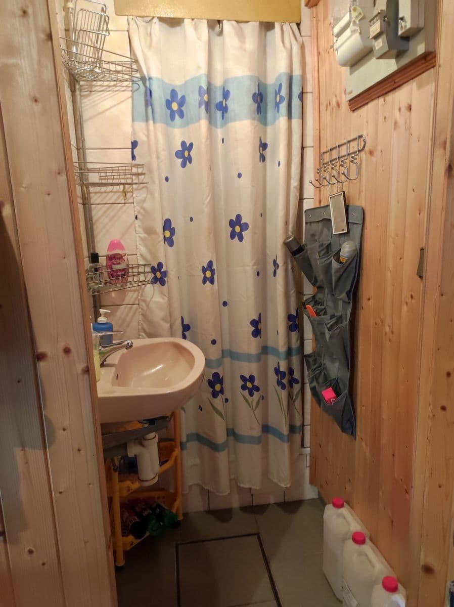 Predaj rekreačného objektu 40 m², pozemok 40 m², Velká Buková, Středočeský kraj Predaj rekreačného objektu 40 m², pozemok 40 m², Velká Buková, Středočeský kraj