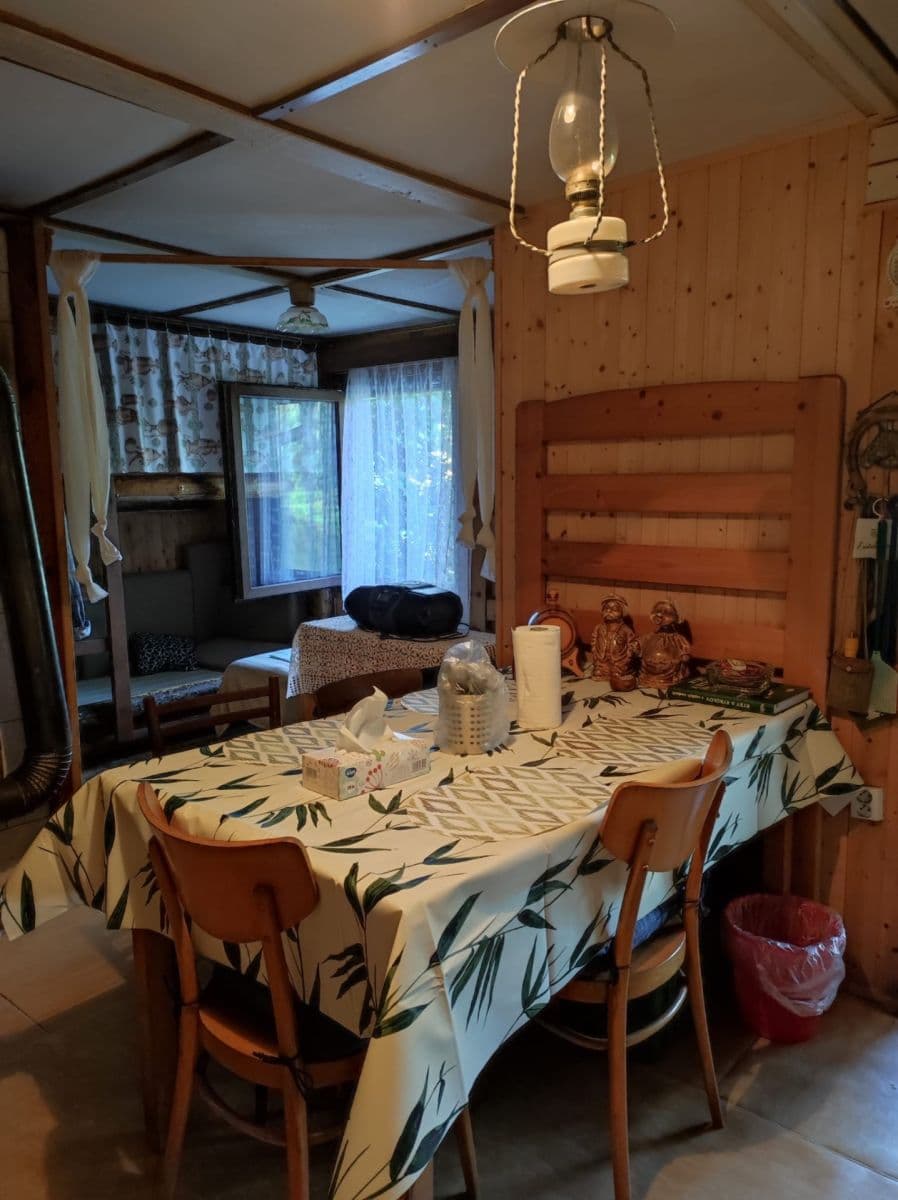 Predaj rekreačného objektu 40 m², pozemok 40 m², Velká Buková, Středočeský kraj Predaj rekreačného objektu 40 m², pozemok 40 m², Velká Buková, Středočeský kraj