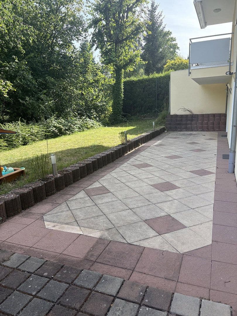 Predaj bytu 4-izbový 93 m², Neunkirchen, Sársko Predaj bytu 4-izbový 93 m², Neunkirchen, Sársko