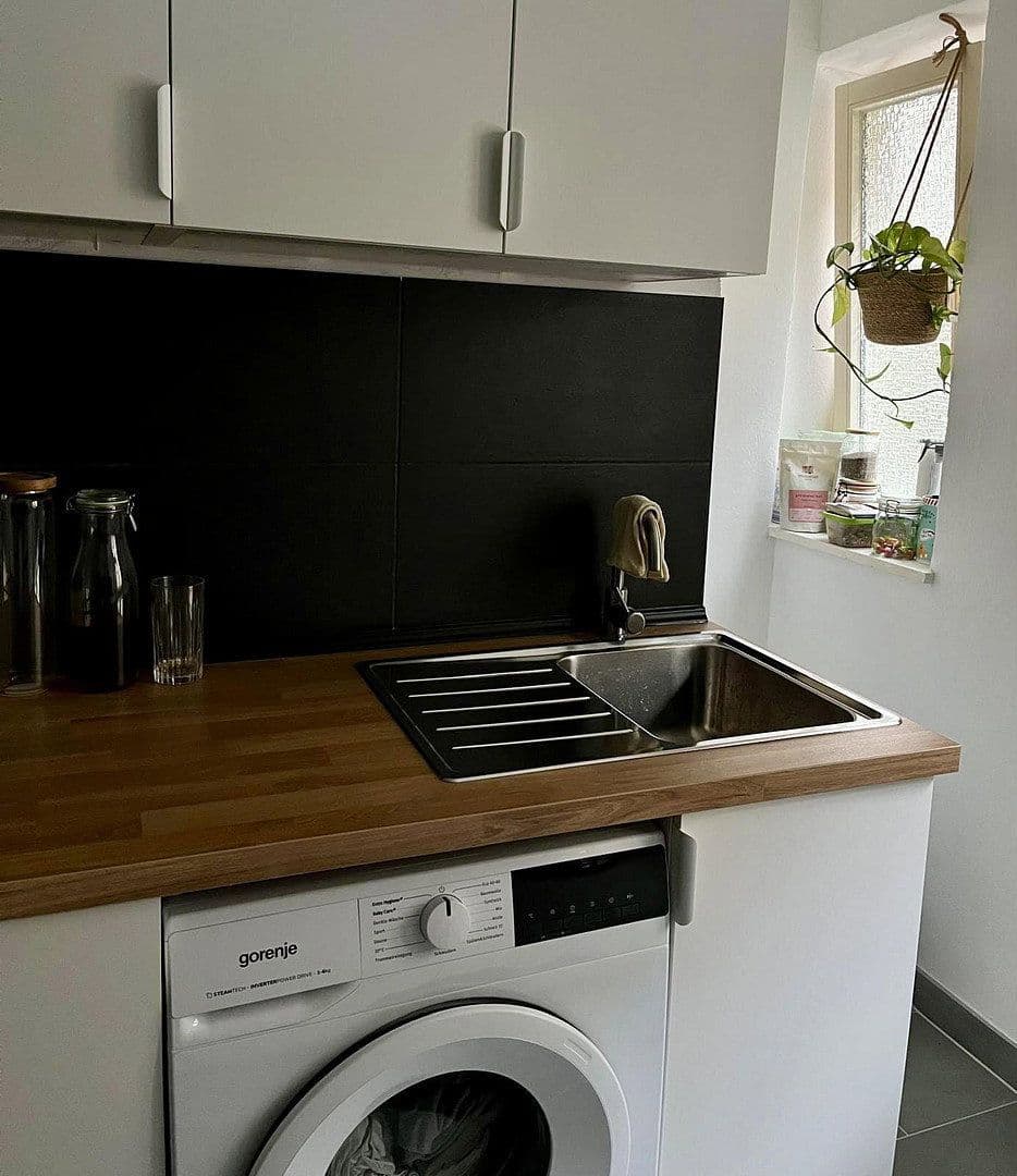 Prenájom bytu 3-izbový 72 m², Hahnstr 17, Stuttgart, Bádensko-Wurttembersko Prenájom bytu 3-izbový 72 m², Hahnstr 17, Stuttgart, Bádensko-Wurttembersko