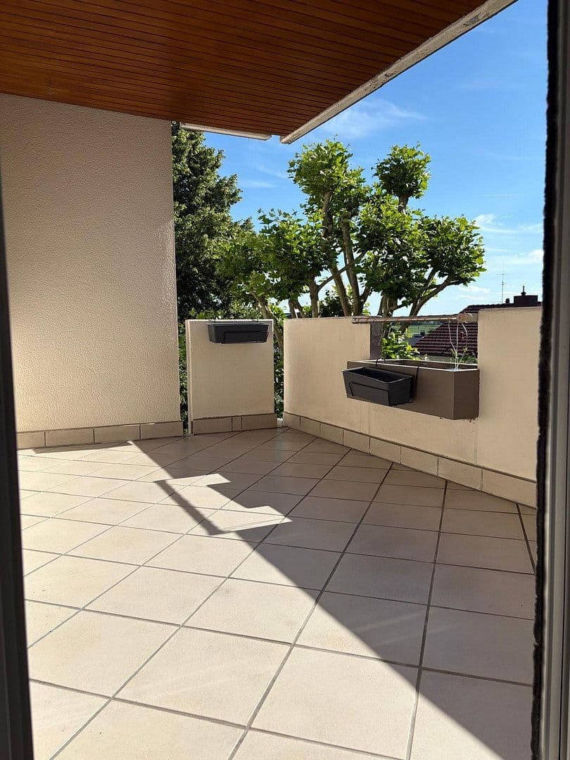 Prenájom bytu 3-izbový 85 m², Hemsbach, Bádensko-Wurttembersko Prenájom bytu 3-izbový 85 m², Hemsbach, Bádensko-Wurttembersko