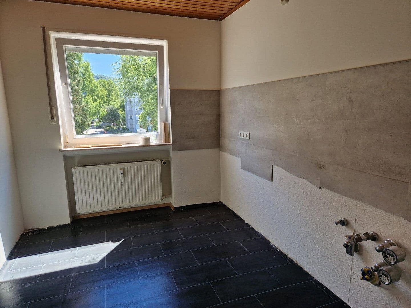 Prenájom bytu 3-izbový 85 m², Hemsbach, Bádensko-Wurttembersko Prenájom bytu 3-izbový 85 m², Hemsbach, Bádensko-Wurttembersko