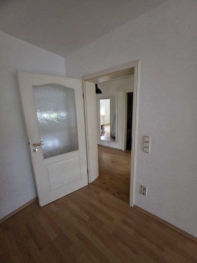 Prenájom bytu 3-izbový 85 m², Hemsbach, Bádensko-Wurttembersko Prenájom bytu 3-izbový 85 m², Hemsbach, Bádensko-Wurttembersko