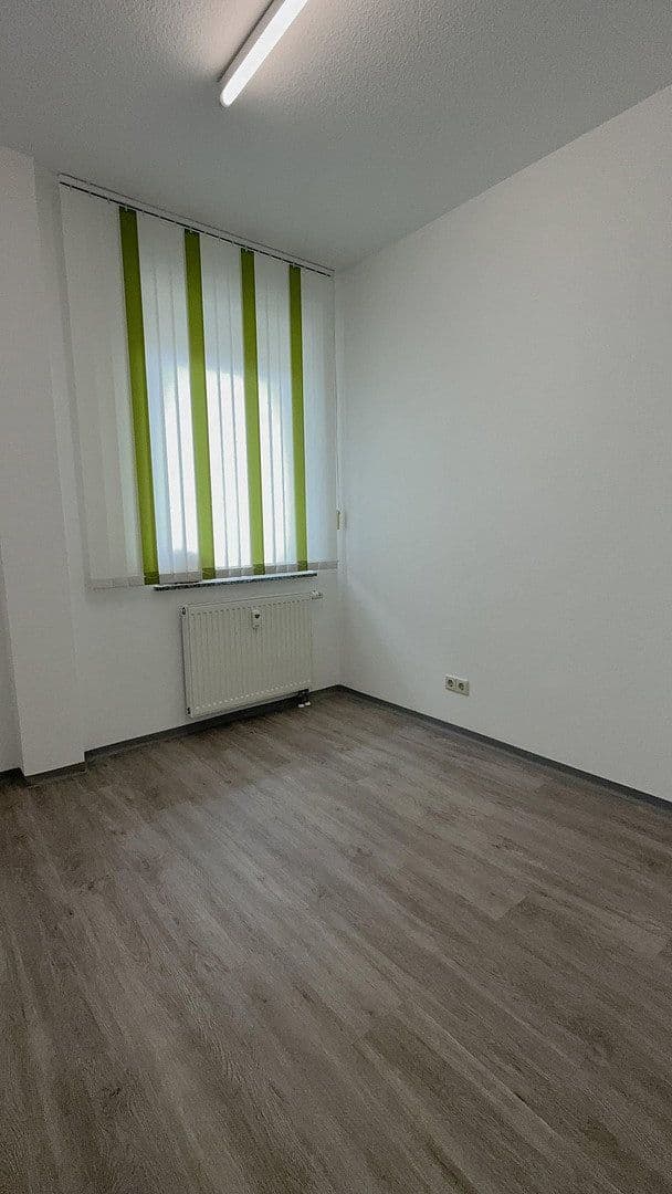 Predaj kancelárie 114 m², Hauptstraße 24, St. Georgen im Schwarzwald, Bádensko-Wurttembersko Predaj kancelárie 114 m², Hauptstraße 24, St. Georgen im Schwarzwald, Bádensko-Wurttembersko