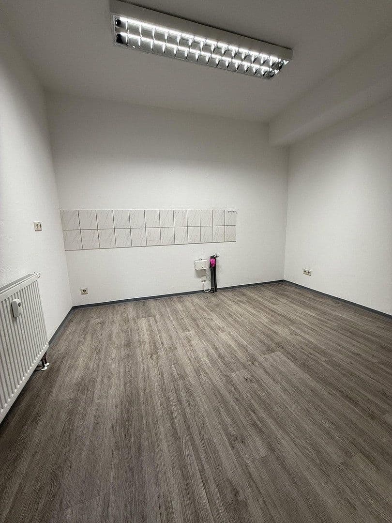 Predaj kancelárie 114 m², Hauptstraße 24, St. Georgen im Schwarzwald, Bádensko-Wurttembersko Predaj kancelárie 114 m², Hauptstraße 24, St. Georgen im Schwarzwald, Bádensko-Wurttembersko