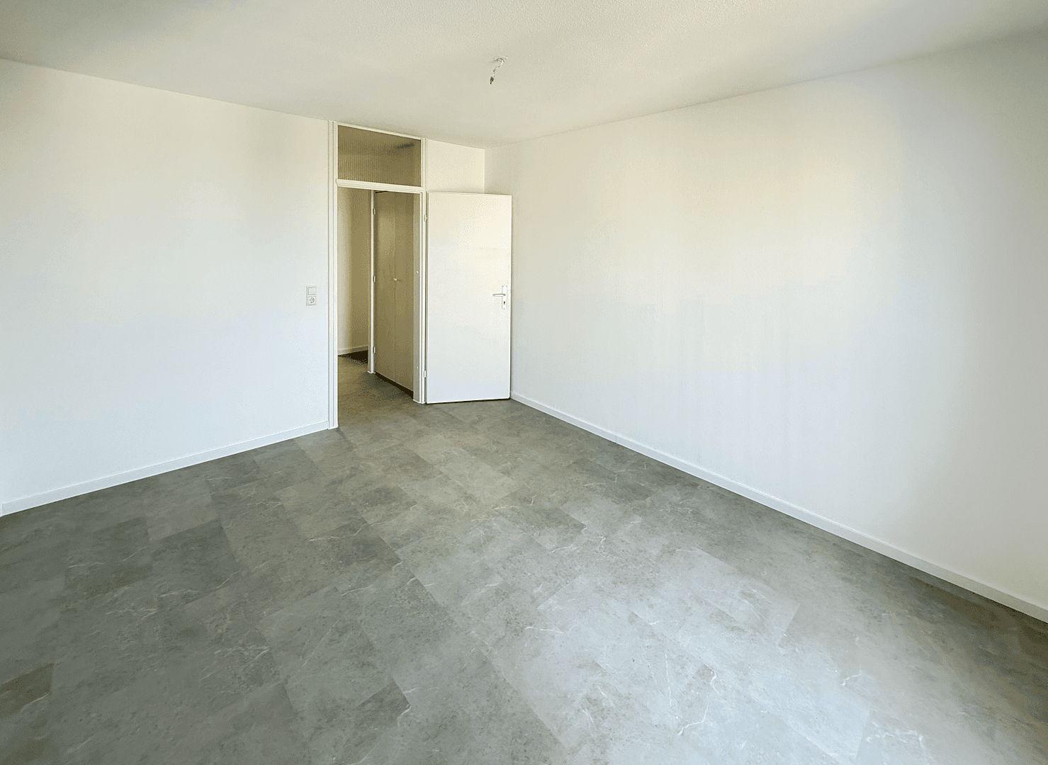 Prenájom bytu 3-izbový 85 m², Schwäbisch Gmünd, Bádensko-Wurttembersko Prenájom bytu 3-izbový 85 m², Schwäbisch Gmünd, Bádensko-Wurttembersko
