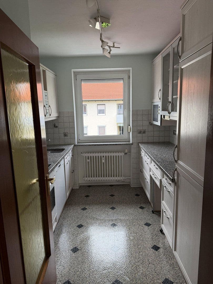 Prenájom bytu 3-izbový 80 m², Stegerwaldstr. 4, Burghausen, Bavorsko Prenájom bytu 3-izbový 80 m², Stegerwaldstr. 4, Burghausen, Bavorsko