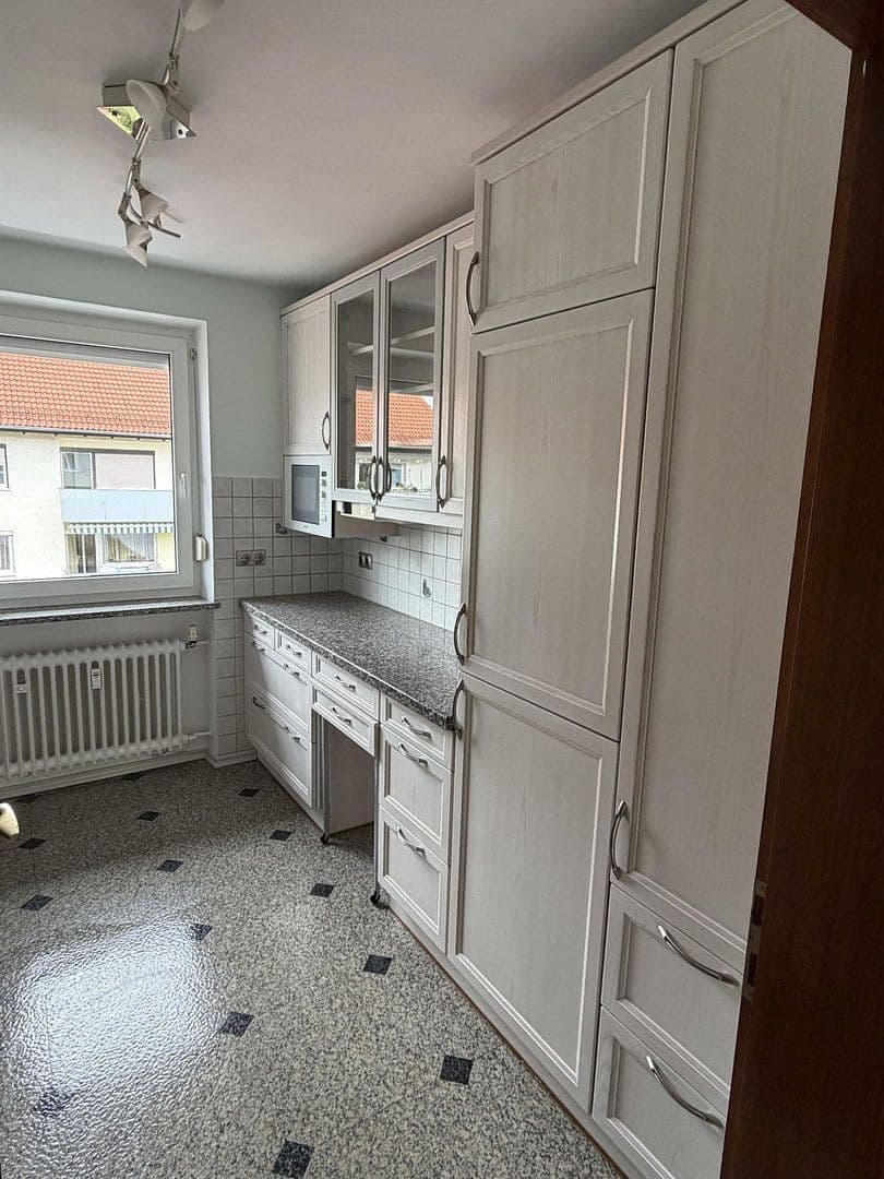 Prenájom bytu 3-izbový 80 m², Stegerwaldstr. 4, Burghausen, Bavorsko Prenájom bytu 3-izbový 80 m², Stegerwaldstr. 4, Burghausen, Bavorsko