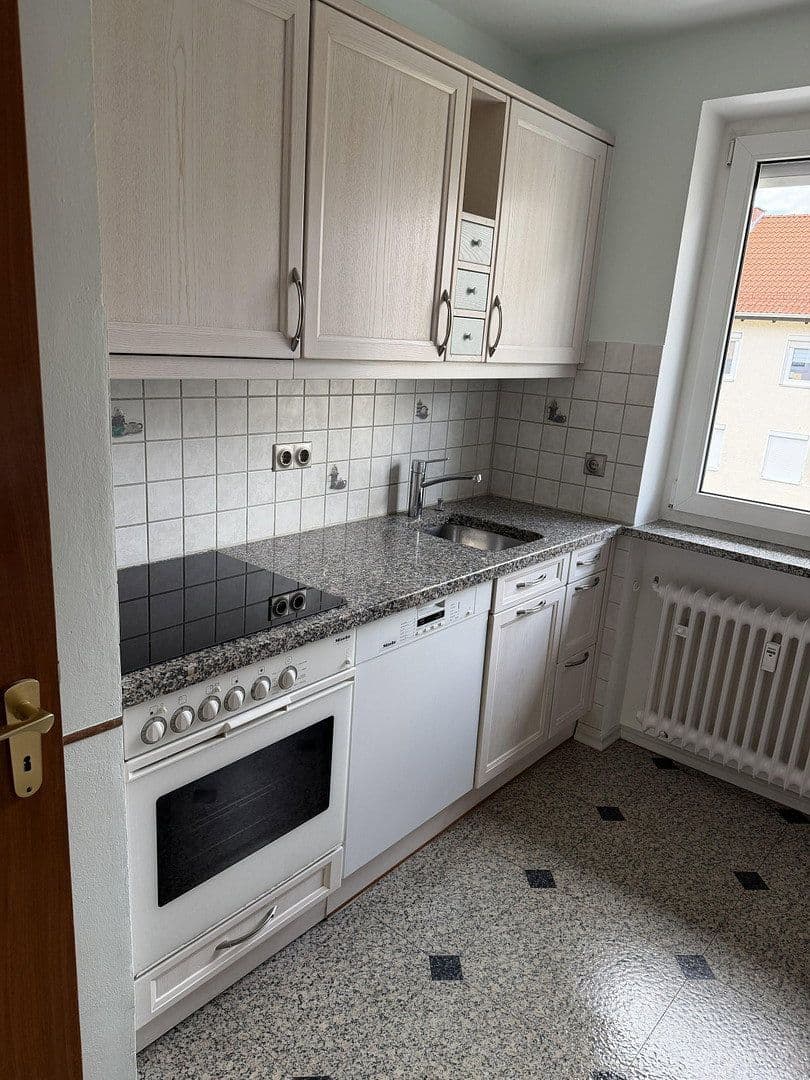Prenájom bytu 3-izbový 80 m², Stegerwaldstr. 4, Burghausen, Bavorsko Prenájom bytu 3-izbový 80 m², Stegerwaldstr. 4, Burghausen, Bavorsko