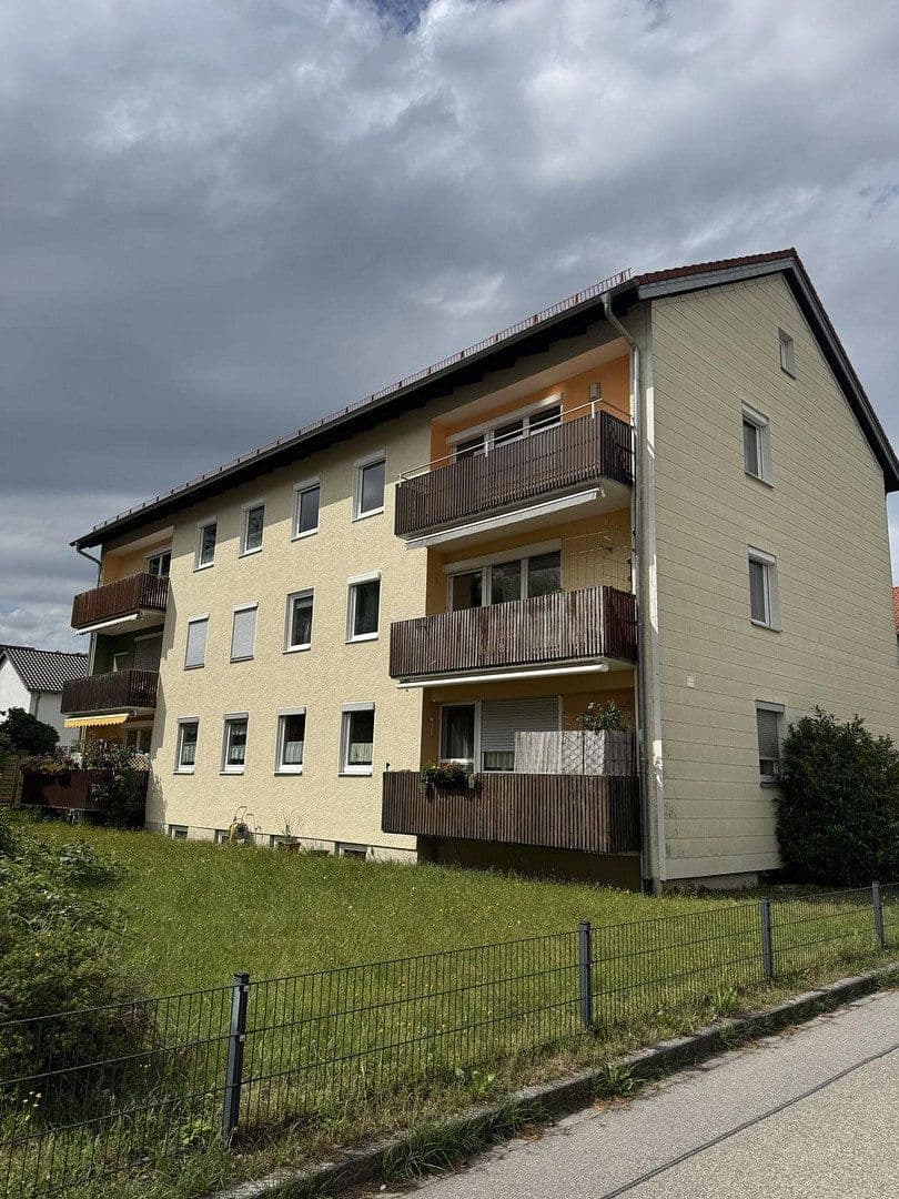 Prenájom bytu 3-izbový 80 m², Stegerwaldstr. 4, Burghausen, Bavorsko Prenájom bytu 3-izbový 80 m², Stegerwaldstr. 4, Burghausen, Bavorsko