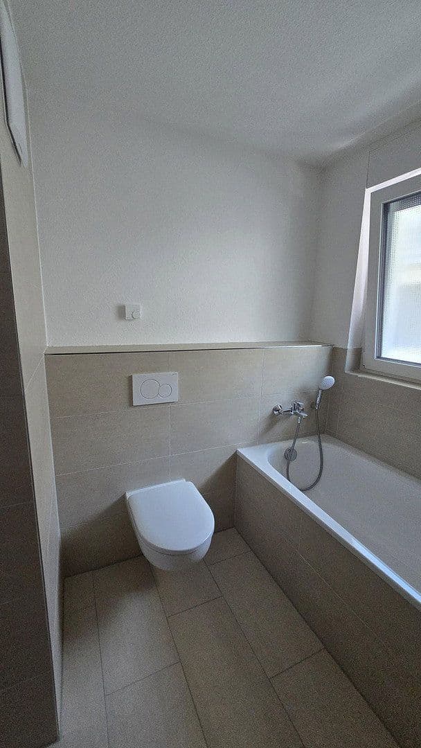 Prenájom domu 125 m², pozemok 140 m², Herbolzheimer Straße 26a, Herbolzheim, Bádensko-Wurttembersko Prenájom domu 125 m², pozemok 140 m², Herbolzheimer Straße 26a, Herbolzheim, Bádensko-Wurttembersko