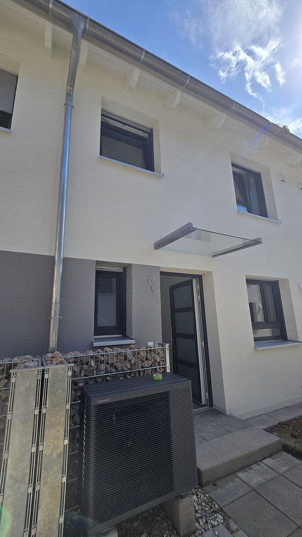 Prenájom domu 125 m², pozemok 140 m², Herbolzheimer Straße 26a, Herbolzheim, Bádensko-Wurttembersko Prenájom domu 125 m², pozemok 140 m², Herbolzheimer Straße 26a, Herbolzheim, Bádensko-Wurttembersko