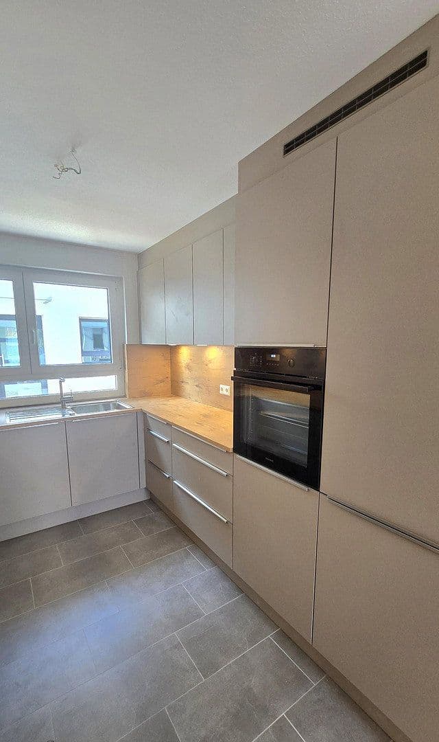 Prenájom domu 125 m², pozemok 140 m², Herbolzheimer Straße 26a, Herbolzheim, Bádensko-Wurttembersko Prenájom domu 125 m², pozemok 140 m², Herbolzheimer Straße 26a, Herbolzheim, Bádensko-Wurttembersko