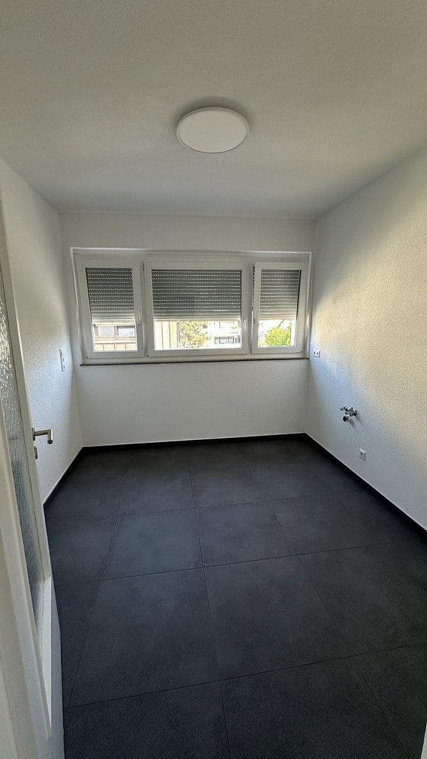 Prenájom bytu 2-izbový 57 m², Sindelfingen, Bádensko-Wurttembersko Prenájom bytu 2-izbový 57 m², Sindelfingen, Bádensko-Wurttembersko