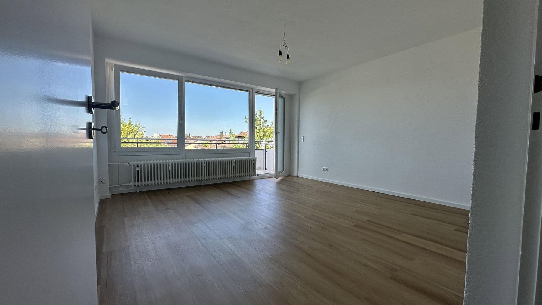 Prenájom bytu 2-izbový 57 m², Sindelfingen, Bádensko-Wurttembersko Prenájom bytu 2-izbový 57 m², Sindelfingen, Bádensko-Wurttembersko