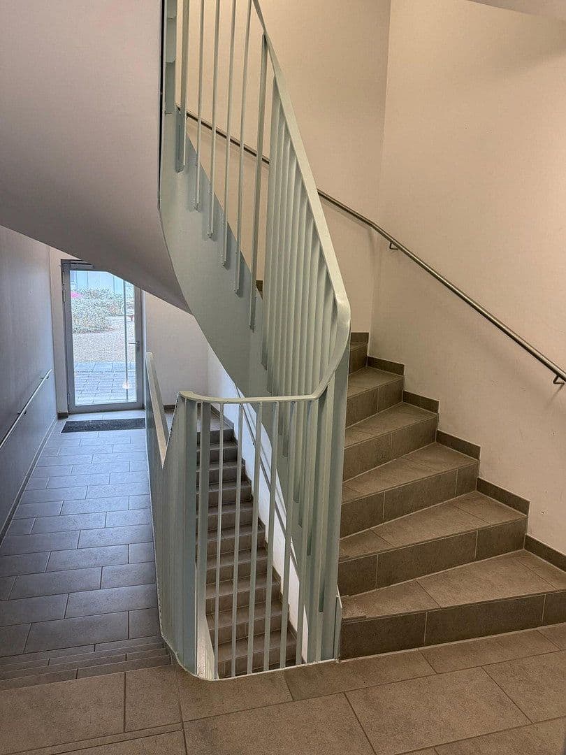 Prenájom bytu 4-izbový 98 m², Welfenstraße 68, München, Bavorsko Prenájom bytu 4-izbový 98 m², Welfenstraße 68, München, Bavorsko