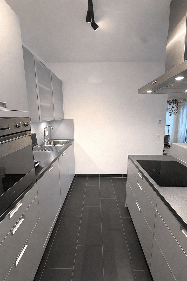 Prenájom bytu 4-izbový 98 m², Welfenstraße 68, München, Bavorsko Prenájom bytu 4-izbový 98 m², Welfenstraße 68, München, Bavorsko