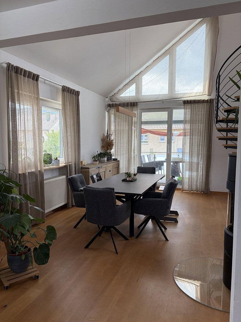 Predaj domu 155 m², pozemok 461 m², Gingen an der Fils, Bádensko-Wurttembersko Predaj domu 155 m², pozemok 461 m², Gingen an der Fils, Bádensko-Wurttembersko