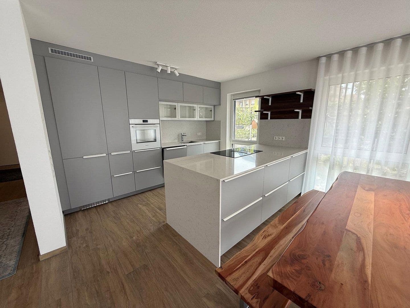 Predaj bytu 6-izbový 172 m², Hilzingen, Bádensko-Wurttembersko Predaj bytu 6-izbový 172 m², Hilzingen, Bádensko-Wurttembersko