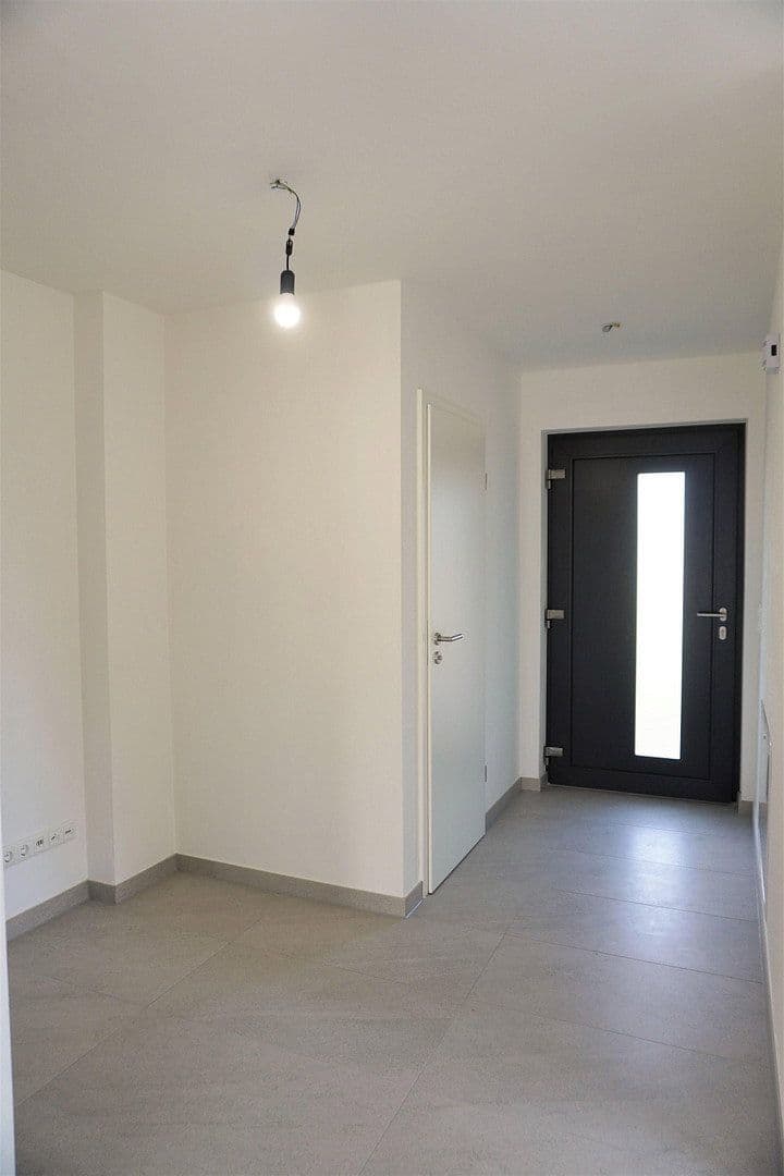 Prenájom domu 154 m², pozemok 306 m², Ampfing, Bavorsko Prenájom domu 154 m², pozemok 306 m², Ampfing, Bavorsko