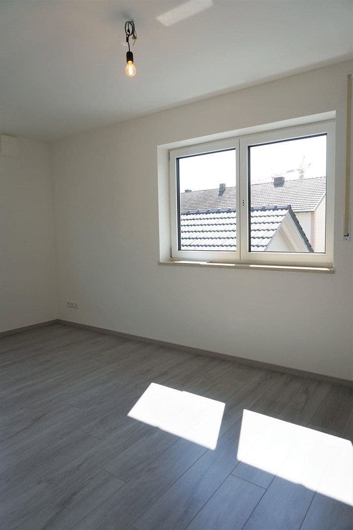 Prenájom domu 154 m², pozemok 306 m², Ampfing, Bavorsko Prenájom domu 154 m², pozemok 306 m², Ampfing, Bavorsko
