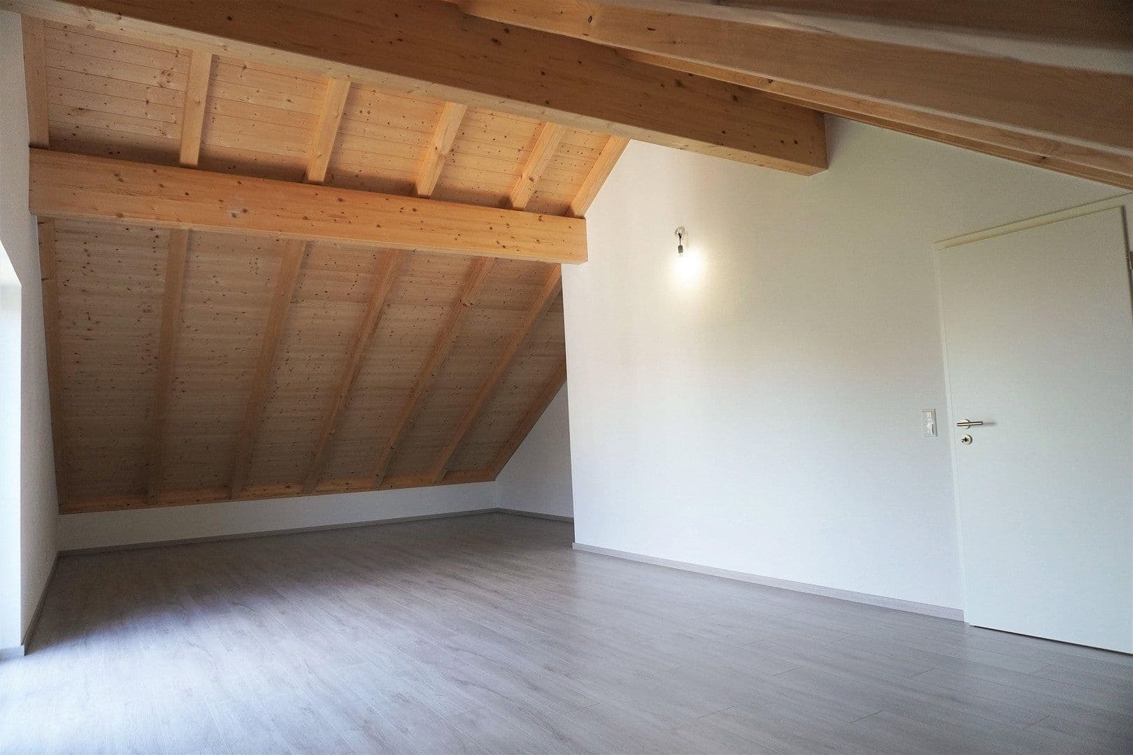 Prenájom domu 154 m², pozemok 306 m², Ampfing, Bavorsko Prenájom domu 154 m², pozemok 306 m², Ampfing, Bavorsko