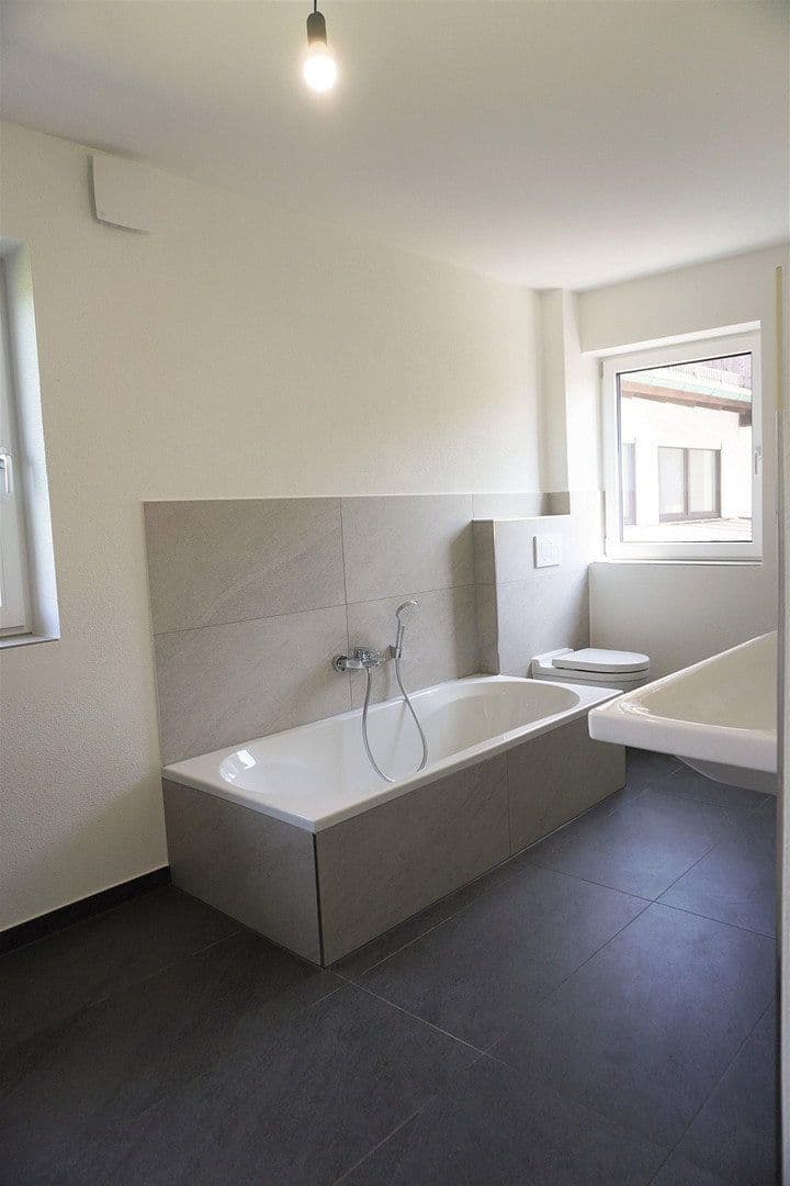 Prenájom domu 154 m², pozemok 306 m², Ampfing, Bavorsko Prenájom domu 154 m², pozemok 306 m², Ampfing, Bavorsko